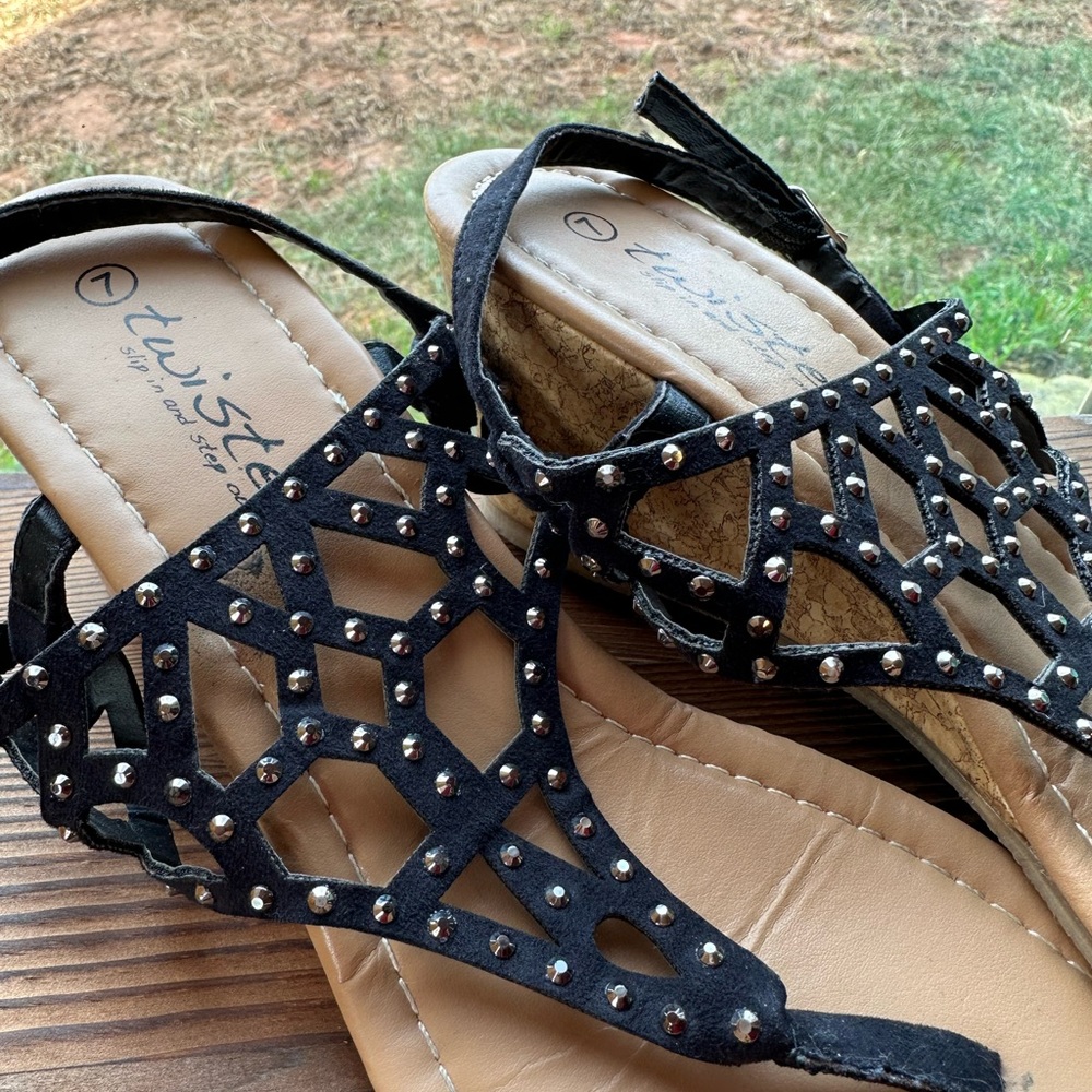 Heels - Picture 5 of 6